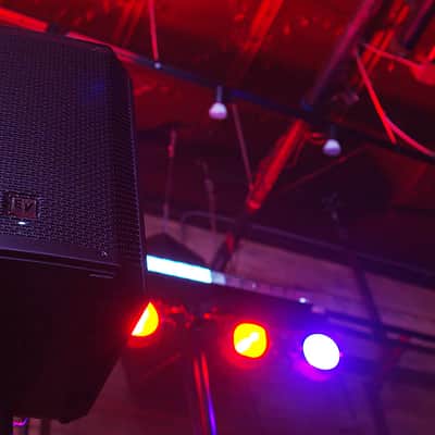 Electro-Voice ELX200-10P 10" Powered Speaker with Electro-Voice ELX200-10-CVR Padded Cover image 7