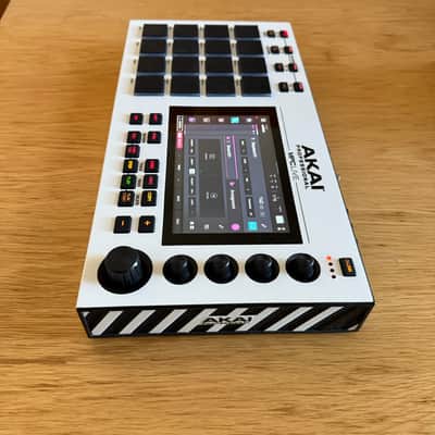 Akai MPC Live [white skin] image 2