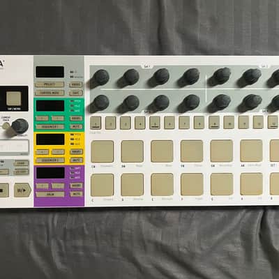 Arturia BeatStep Pro Sequencer, MIDI, Controller for Analogue Synthesizers, Drum Machines, CV/Gate, Eurorack