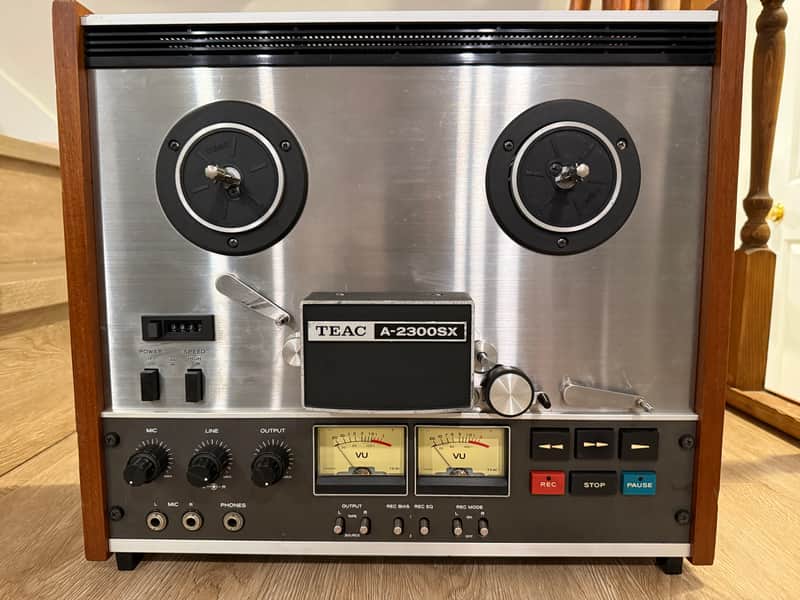 TEAC A-2300SX 1/4" 4-Track Reel to Reel Tape Recorder 1970s - Silver image 1