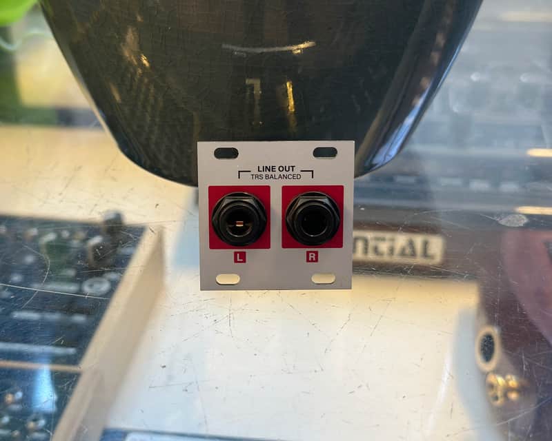 Intellijel Stereo Line Out 1U