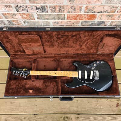 Vintage 1984 G&L USA Skyhawk Electric Guitar w/ Hardshell Case, Fender Noiseless Pickups! image 2