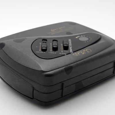 Lenoxx Sound Model 822 Portable Cassette Player W/3 Band Equalizer image 6