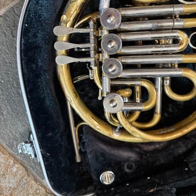 Yamaha YHR-561 Double French Horn with case and mouthpiece, Made in Japan image 2