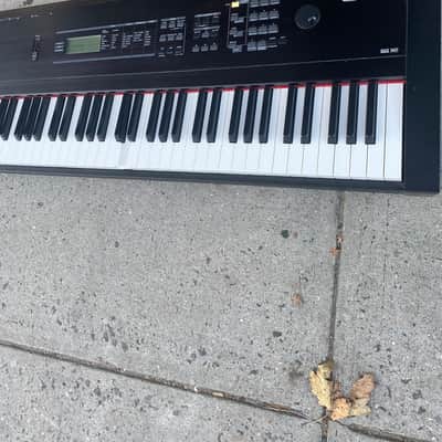 Yamaha S08 88 Key Synthesizer image 3