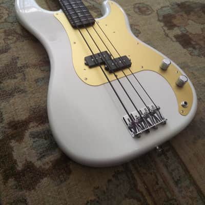 Fender Precision Bass 2019 -Mary Kaye White with Rosewood Neck image 4