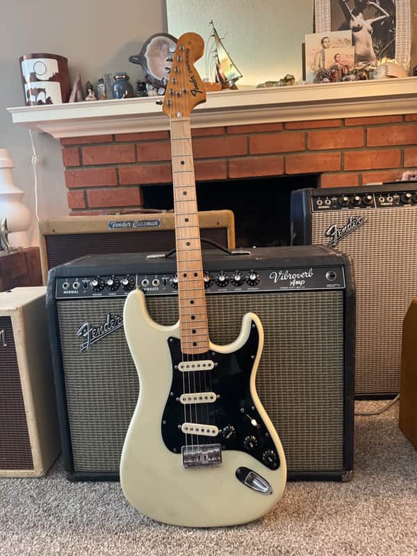 Fender Stratocaster with 3-Bolt Neck, Maple Fretboard 1971 - 1977 - Olympic White image 1