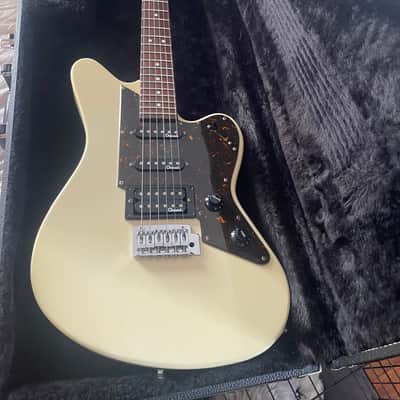 Charvel Surfcaster Em-Sc Mid -late 90s-made in Japan  - Aged white / yellowish image 1