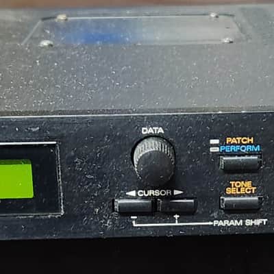 Roland JV-880 Multi Timbral Synthesizer Module 1992 - 1996 - Black