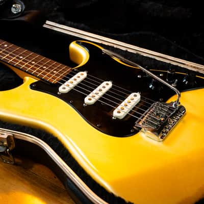 Fender Contemporary Series Stratocaster Deluxe HSS 1985 - 1987 - Frost White image 14