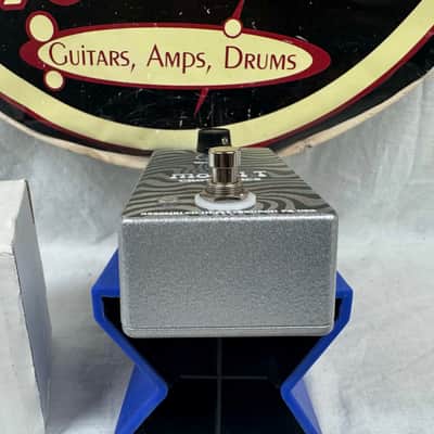 Crotonics Model T Distortion Pedal with Box image 3