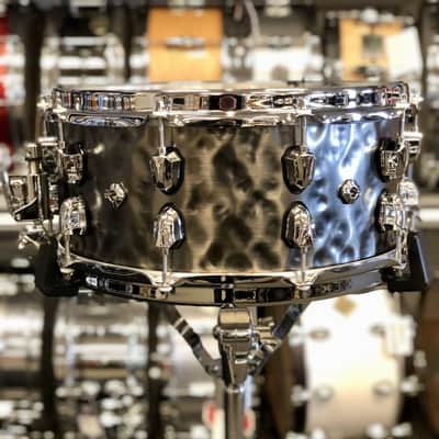 Mapex Black Panther Persuader 14" x 6.5" Hammered Brass Snare Drum image 4