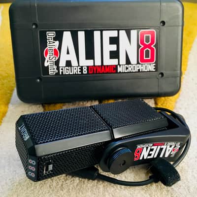 DrAlienSmith The Alien8 Figure 8 Dynamic Microphone - Black image 1
