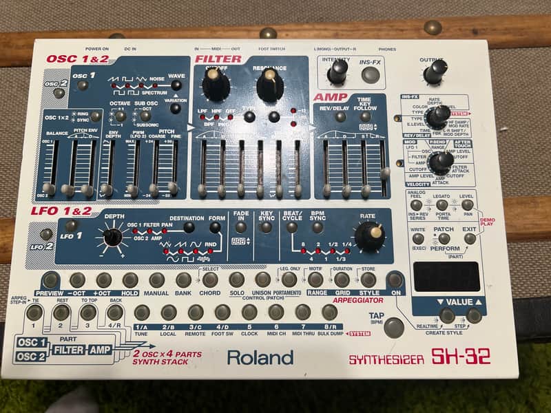Roland SH-32 Desktop Synthesizer Module