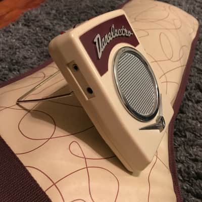 Danelectro Hodad 1998-2001 - Metallic Purple w/ Bigsby & "Amp In Bag" image 9