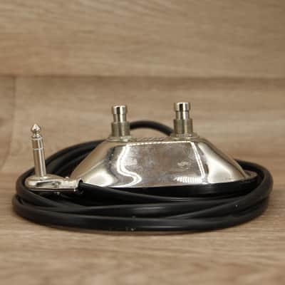 Fender 2-Button Vibrato/Reverb Footswitch - USED image 2