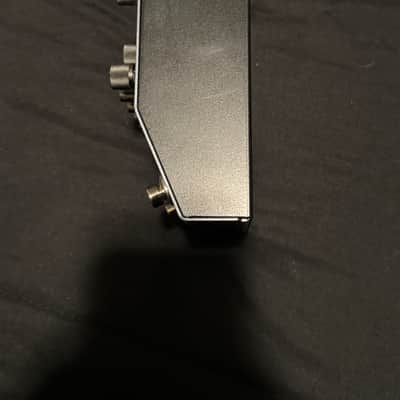Boss IR-200 Amp and IR Cabinet - Silver image 5