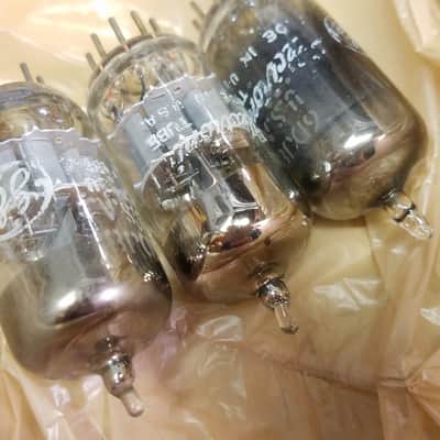 G.E ONE (1) 6DJ8 AT1000 TESTED Vacuum Tube smoked glass ECC88 dual triode 1962-1972 image 2