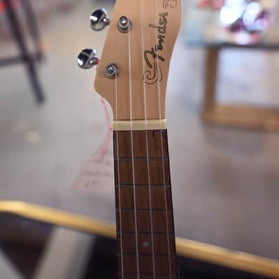 Fender Venice Soprano Ukulele 2017 - Present - Shell Pink image 4