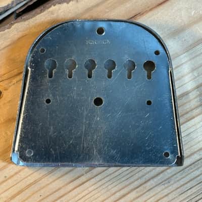 Guitar string retaining tailpiece and cover för japanese style guitars image 4