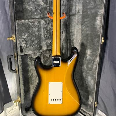 Fender JV Modified '50s Stratocaster HSS 2022 - 2024 - 2-Tone Sunburst image 2