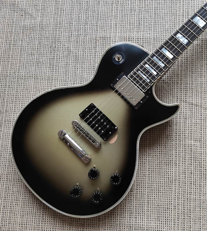 Gibson Custom Shop Les Paul Custom Adam Jones Aged and Signed V1 2020 - Silverburst image 1
