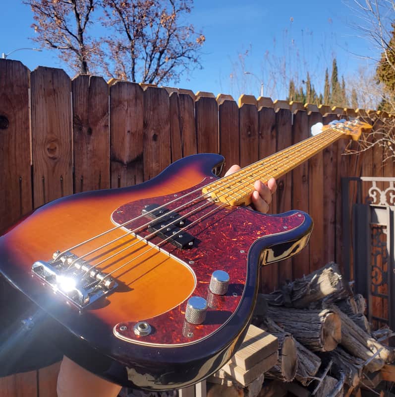 Fender Select Precision P Bass with Hardcase image 1