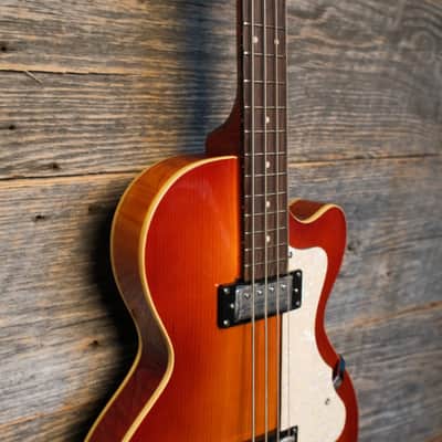 Hofner Ignition PRO Club Electric Bass Guitar- Sunburst image 4