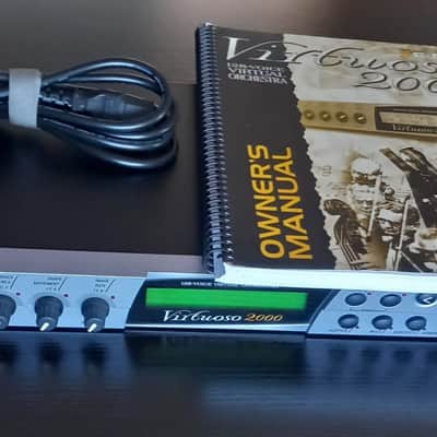 E-MU Systems Virtuoso 2000 Rackmount 128-Voice Virtual Orchestra 2000 - Silver + due cavi MIDI.