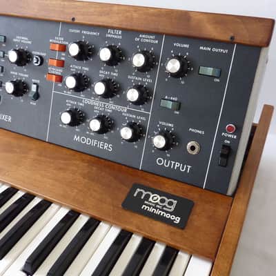 Moog Minimoog Model D 1975 - Serviced - Superb image 5