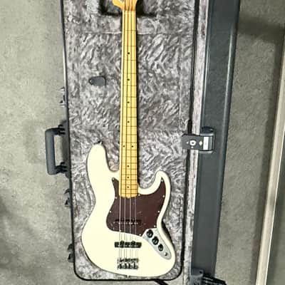Fender American Professional II Jazz Bass Olympic White with Maple Fretboard image 5