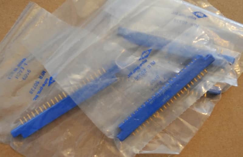 (4)Amphenol Wire Pro 143-022-01 Female Edge Connectors As New image 1