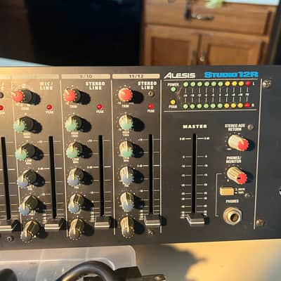 Alesis Studio 12R 12 Channel Rack mount mixer with IEC power cable & rack mount bolts/washers image 4