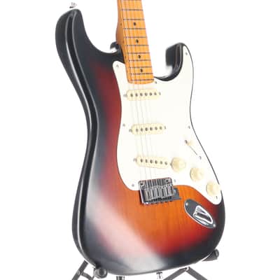 Fender Certified Pre-Owned American Ultra Luxe Vintage '50s Stratocaster, Maple Fingerboard, 3-Color Sunburst (T8) (31356) image 3
