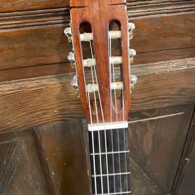 Yamaha cg101a classical acoustic guitar image 3