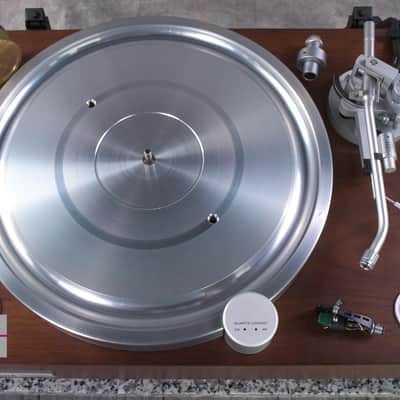 YAMAHA GT-2000L Turntable W/ Auto Lifter Adjust In Very Good Condition image 7