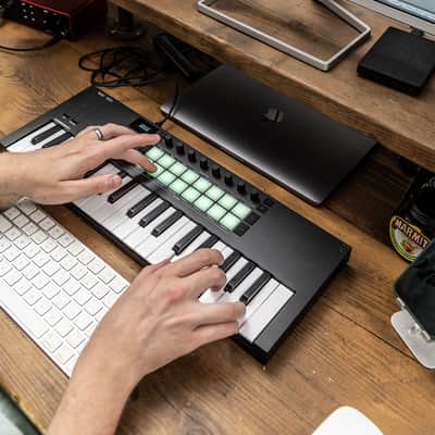 Novation LAUNCHKEY MINI 37 MK4 37-key Ableton Keyboard Controller+Headphones image 22