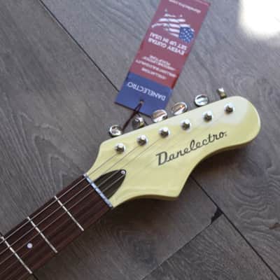 DANELECTRO "67 Dano Yellow and Black" image 3