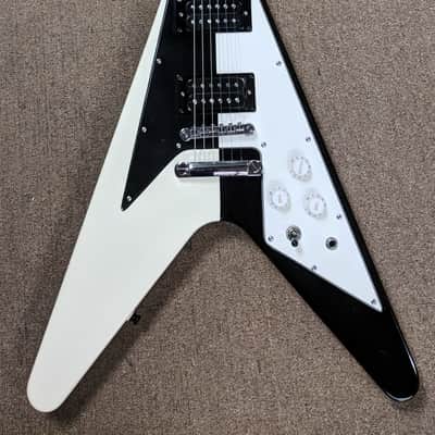 Epiphone 67 Reissue Michael Schenker Flying V Electric Guitar, Burstbuckers, Hard Case image 4