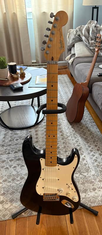 USED Vintage Fender Strat Plus Black Solid 1990 - Black image 1