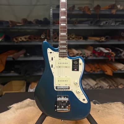 Fender American Vintage Il '66 Jazzmaster, Custom Nitrocellulose Candy Apple Sapphire New - Candy Apple Sapphire image 9