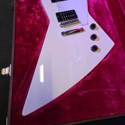 Gibson USA 70's Explorer - Classic White w/Case image 20