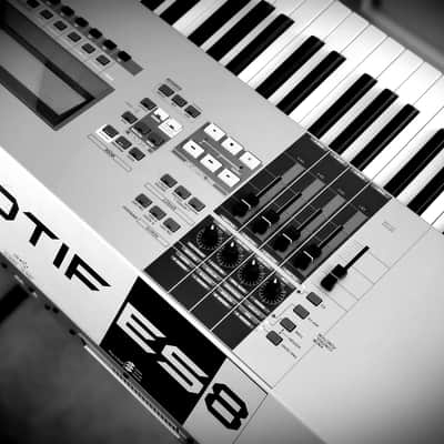 CERTIFIED!!! YAMAHA MOTIF ES8 FULLY INSPECTED/SERVICED AND IN AMAZING CONDITION! image 21