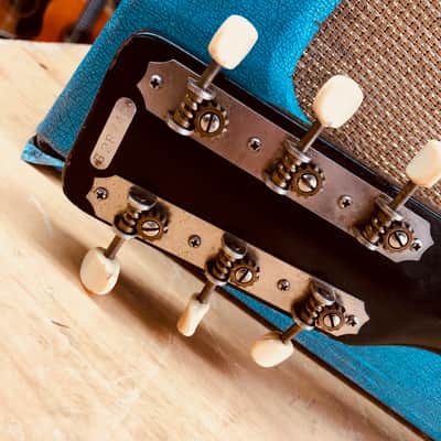 Airline 7214 1960's Mini Electric Guitar with 5-Watt Amp Case image 8