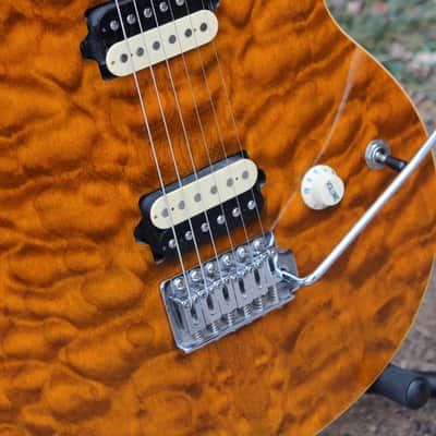 OLP MM1 Axis Amber Quilt Top Electric Guitar - EVH Eddie Van Halen