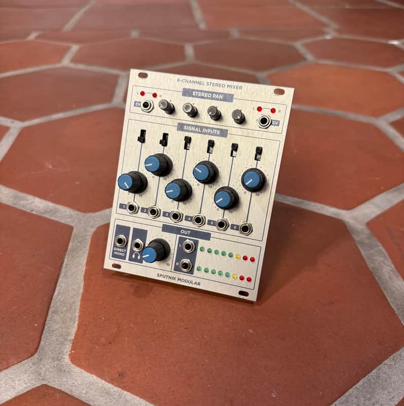 Sputnik Modular 6-Channel Stereo Mixer