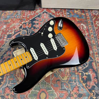 Fender USA Professional Classic Stratocaster 3 Tone Sunburst - 2025 image 11