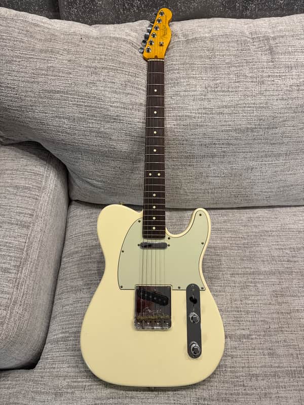 Fender American Professional II Telecaster 2022 olympic white
