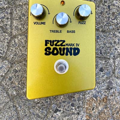 Spectre Electronics - Fuzz Sound MKIV Tone Bender OC140 Metallic Gold image 3