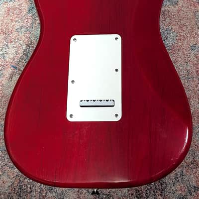 2005 Fender Highway One Stratocaster with Rosewood Fretboard - Crimson Red Transparent image 5
